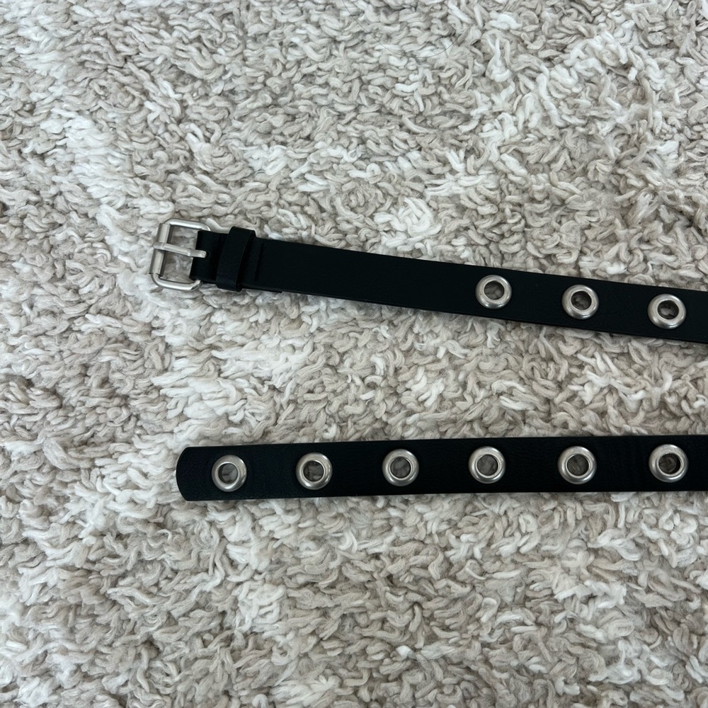 Brandy Melville Hole black belt